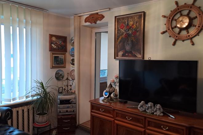 Parduodu 2 kam. tvarkinga butą, renovuotame name, Ringaudai.-0