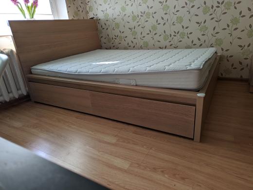 Parduodu lova su ciuziniu. 300 eu. Vilnius. +37065459014-1