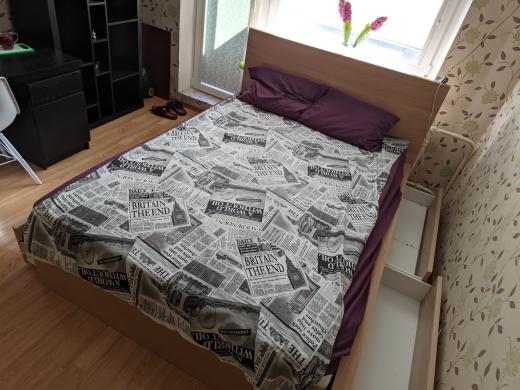 Parduodu lova su ciuziniu. 300 eu. Vilnius. +37065459014-3