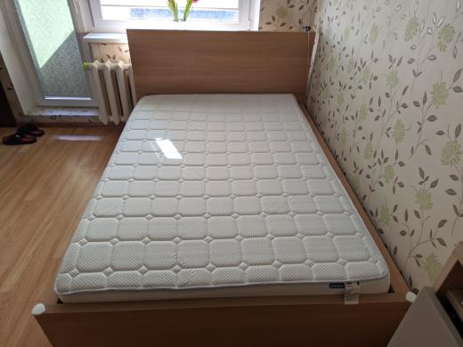 Parduodu lova su ciuziniu. 300 eu. Vilnius. +37065459014-4