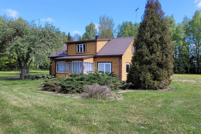 Parduodama rąstinė sodyba Šakių r.sav. , Griškabūdžio k., J. Jablonskio g. 24-0