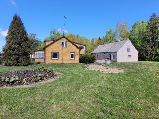 Parduodama rąstinė sodyba  Šakių r.sav. , Griškabūdžio k., J. Jablonskio g. 24-1
