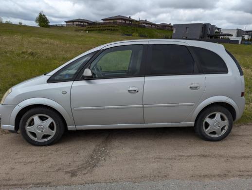 PARUODU OPEL MERIVA su paildomais ratais-0