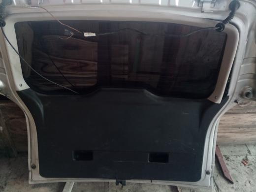 Parduodu Opel Zafira galini dangtį-1