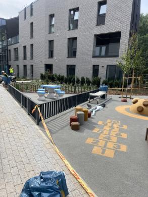 3 KAMB. 73,28 kvm APARTAMENTAI SU JAUKIA TERASA Į RAMŲ IR UŽDARĄ VIDINĮ KIEMĄ PAUPYJE-5