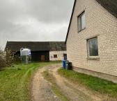 Mūrinis Namas 104.42 m² Su Ūkiniais Pastatais,Žemės 25,13 Sklypu-0