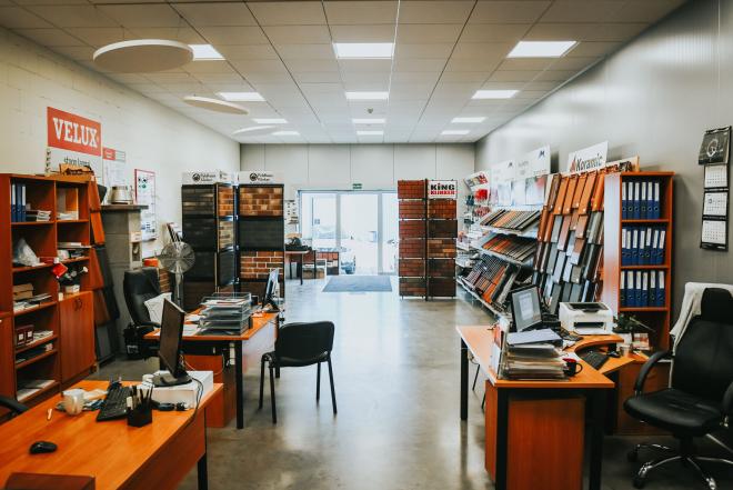 Išnuomojamos prekybai ir/ar administracinei veiklai tinkančios 99.08 m2 ploto patalpos adresu Šilutės pl. Klaipėda-0
