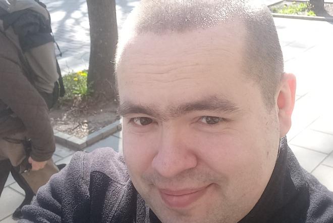 Vaikinas ieško Merginos-0
