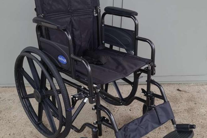 Firminis solidžiai atrodantis neįgaliojo vežimėlis-0
