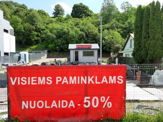 Paminklų išparduotuve-0