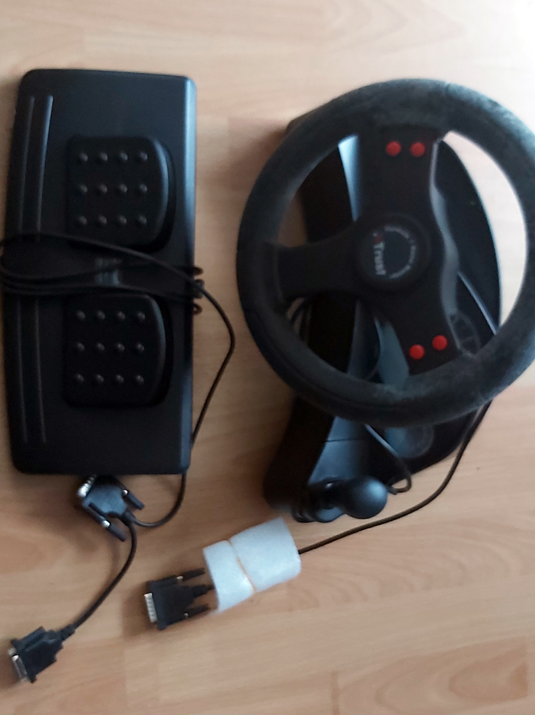 KOmpiuterinis vairas su pedalais-0