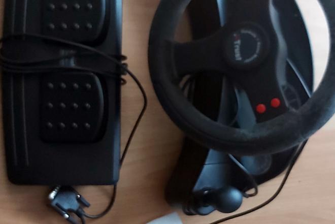 KOmpiuterinis vairas su pedalais-0