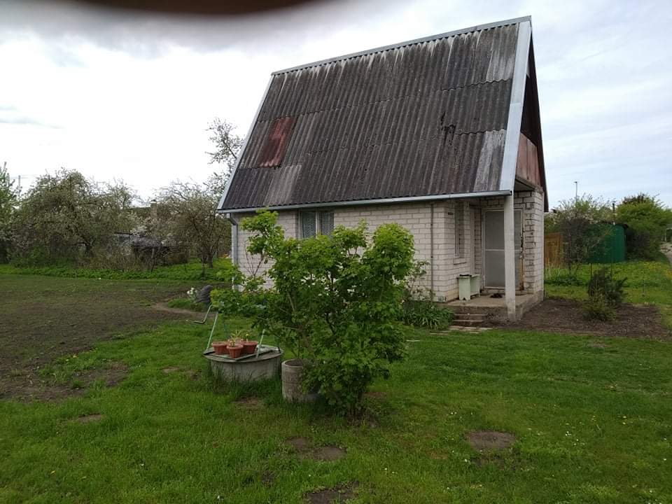 Parduodamas sodas su dviejų aukštų nameliu-0