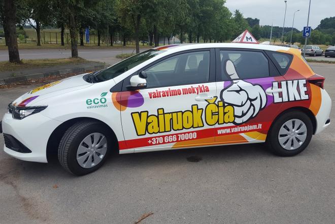 Vairavimo kursai Vilniuje, vairavimo mokykla "Vairuok čia"-0