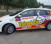 Vairavimo kursai Vilniuje, vairavimo mokykla "Vairuok čia"-0