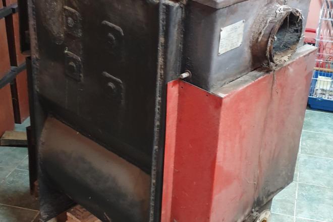 Parduodamas naudotas dujų generacijos kieto kuro katilas 25-30kW su elektroniniu valdymu-0