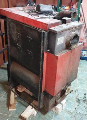 Parduodamas naudotas dujų generacijos kieto kuro katilas 25-30kW su elektroniniu valdymu-0