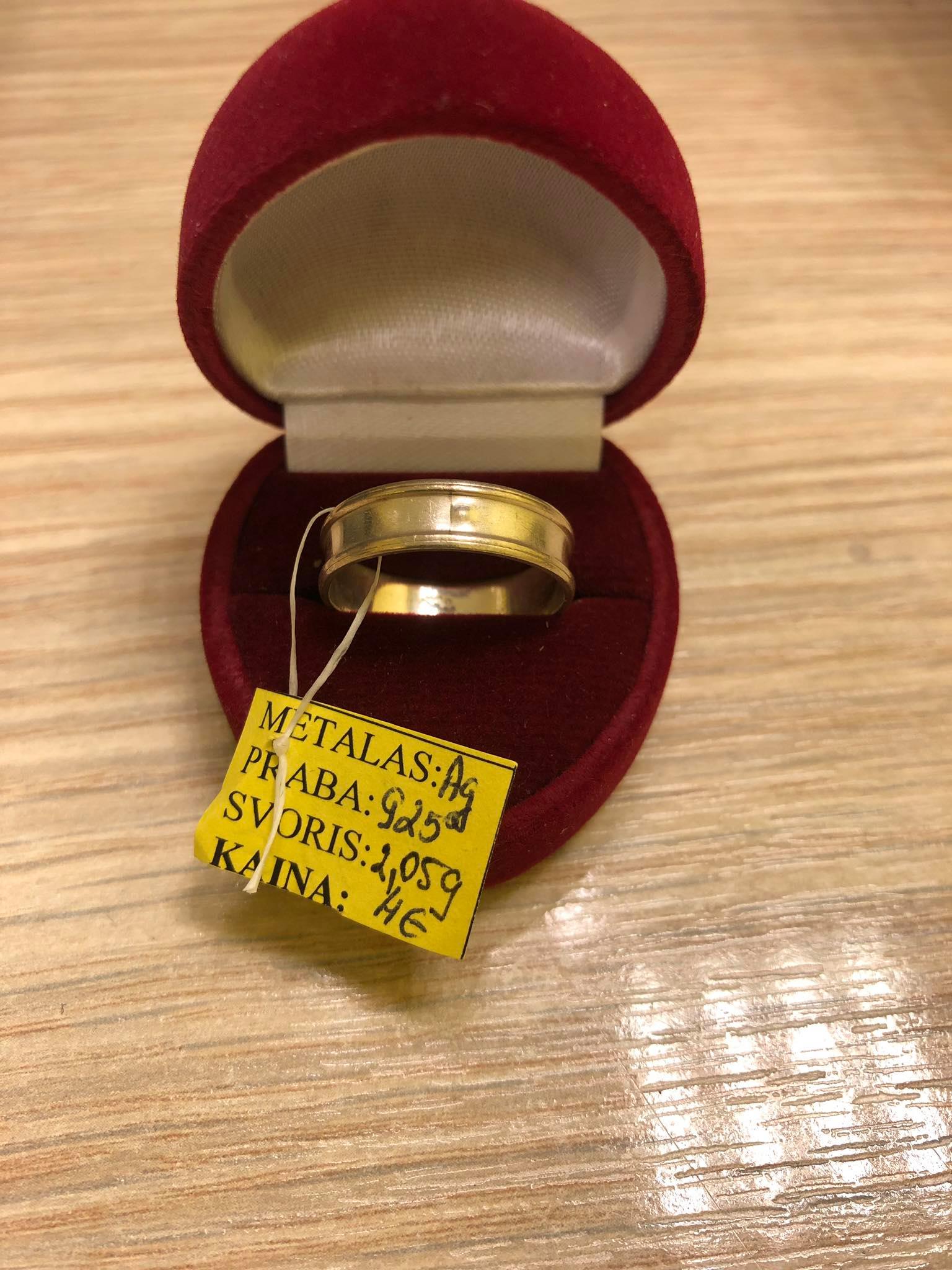 Sidabrinis žiedas 2,05g-0