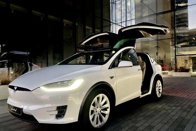 Prabangių Mercedes Benz automobilių nuoma su vairuotoju, vestuvėms, vestuvių šventei, keleivių transportavimui ir kt.-0