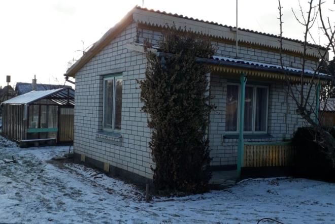 Sodo sklypas su mūriniu vasarnamiu Jurbarko m.-0