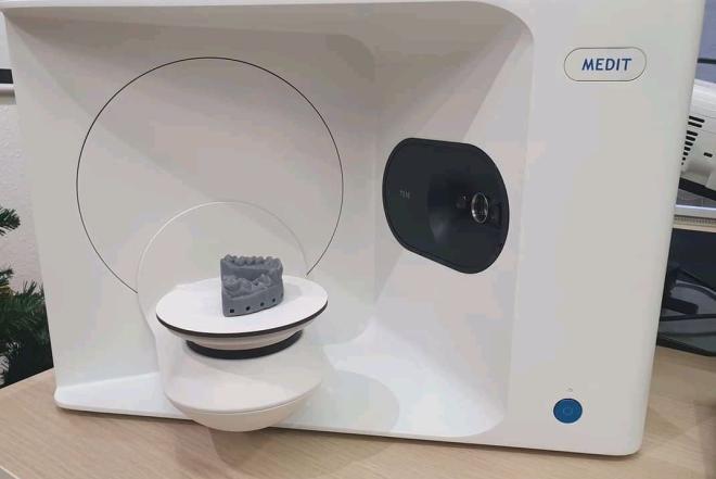 Medit T710 Tabletop 3D Dental Scanner-0
