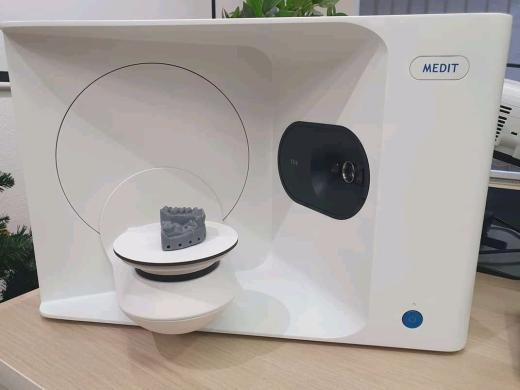 Medit T710 Tabletop 3D Dental Scanner-0
