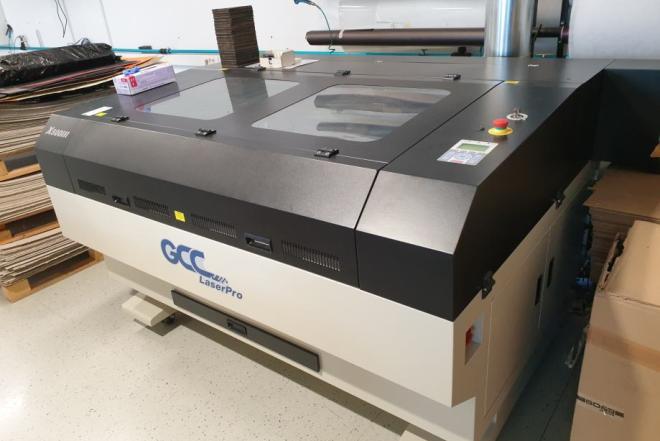 PJOVIMO IR GRAVIRAVIMO LAZERIS GCC X500III, 130W NAUJA LEMPA-0