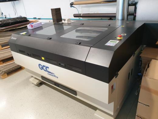 PJOVIMO IR GRAVIRAVIMO LAZERIS GCC X500III, 130W NAUJA LEMPA-2