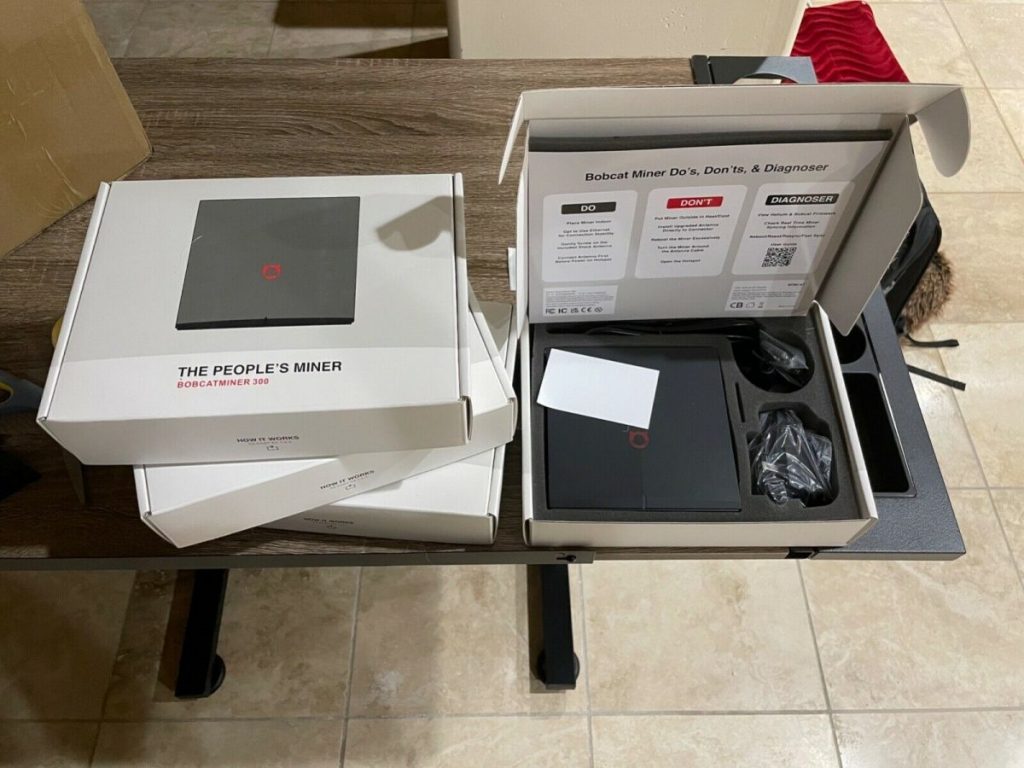 Bobcat 300 Hotspot Miner HNT Helium US915 UK/EU868-0
