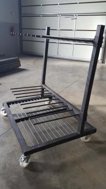 Metaliniai stovai ir vėžimėliai-0