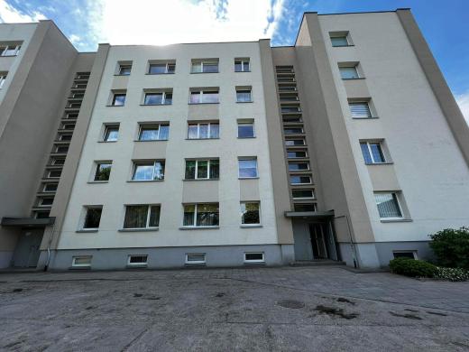 Parduodamas 3k butas Telšiuose-0
