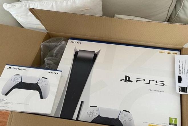 PlayStation 5 DualSense  Xbox Series X 1TB Console-0