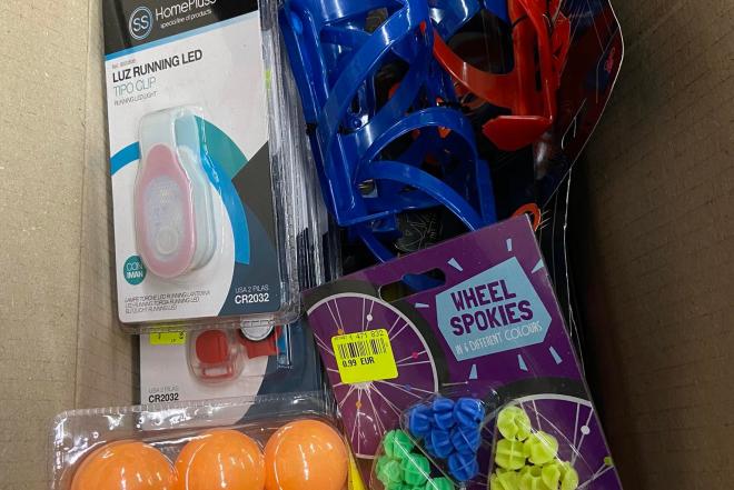 Sporto ir dviračių priedų, aksesuarų likučių išpardavimas-0