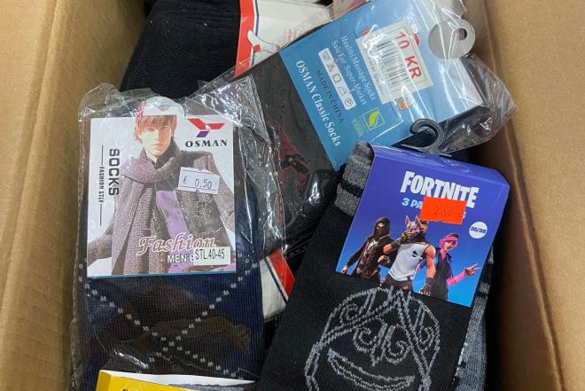 Įvairių kojinių, pedkelnių, skarų, pirštinių likučių išpardavimas-0