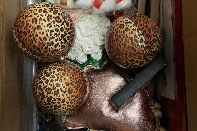 Įvairių kalėdinių dekoracijų išpardavimas-0