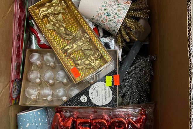 Įvairių kalėdinių dekoracijų išpardavimas-0