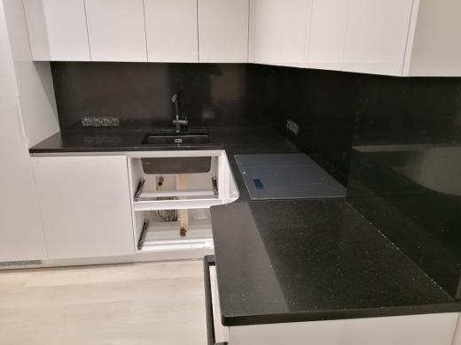Stalviršiai iš akmens ir dirbtinio akmens ,,Technistone"-1