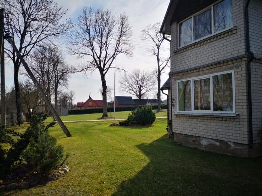Keičiu sodybą Anykščių rajone į butą Vilniuje-1