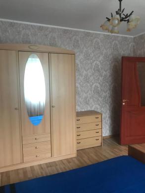 Įmonei išnuomojamas 3 kamb. butas Kretingoje-1