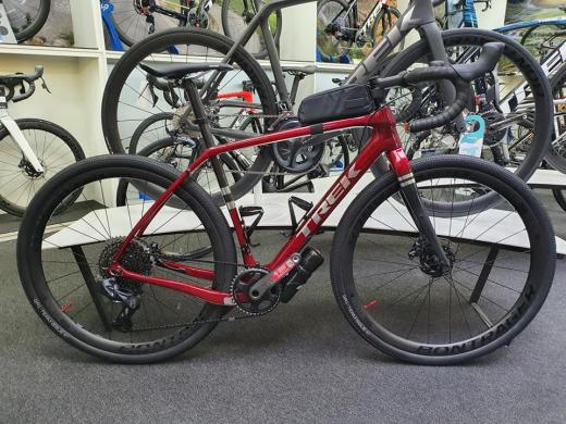 2022 Trek Domane SLR 9 eTap-1