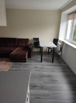 parduodamas dviejų kambarių suremontuotas butas III-ame aukšte Ukmergėje.-1