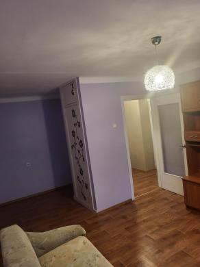 IŠNUOMOJAMAS 1 KAMBARIO BUTAS NAUJININKUOSE-1