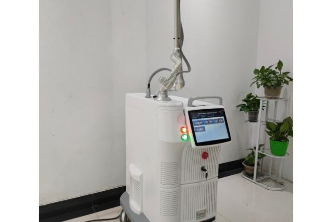 CO2 lazerinė sistema paviršinės odos atstatymui-0