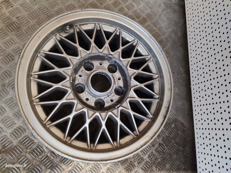 BMW 520 R15 su padangomis TVARKINGI.KAINA SUTARTINE.PM :) r17 ratlankiai vasarinem padangom.-0