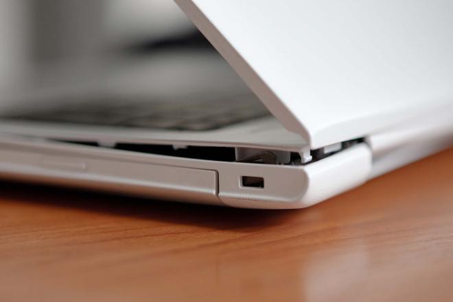 Sulūžusių Kompiuterių Korpusų remontas, klijavimas Vilniuje, Fabijoniškėse-0