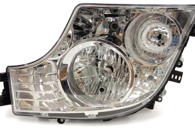 MERC ACTROS MP4 KAIRIS PRIEKINIS ŽIBINTAS SU DIENOS ŠVIESA-0