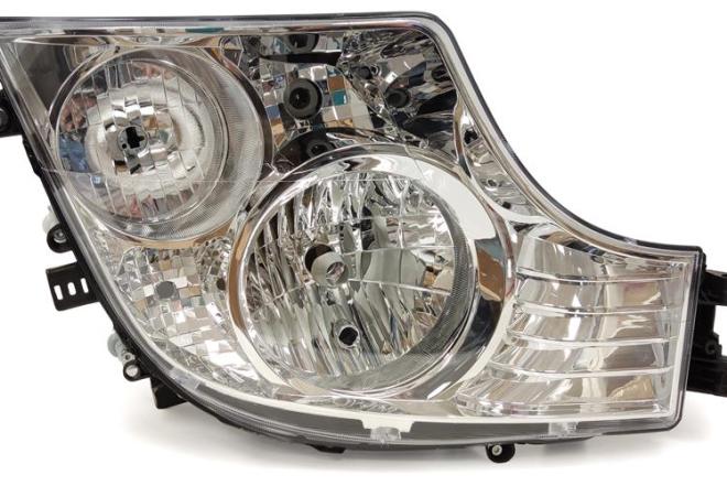 MER ACTROS MP4 DEŠINIS PRIEKINIS ŽIBINTAS SU DIENOS ŠVIESA-0