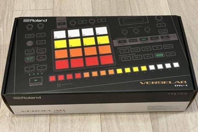 ROLAND VERSELAB MV-1 dainų gamybos studijos muzikos darbo vieta-0