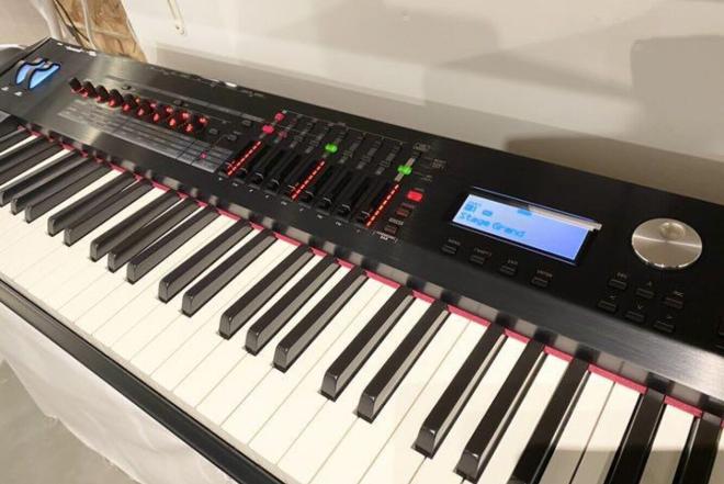 Roland RD-2000 88 Key Stage Piano-0