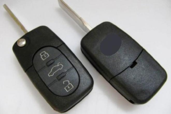 Audi A2 nuotolinio valdymo raktas 2/3 mygtukai-0